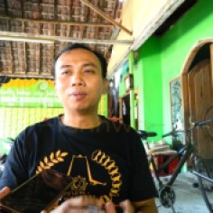 Siswanto yang menjadi sosok dibalik berdirinya Kampung Jawi senantiasa terus berjuang melestarikan budaya Jawa / Foto: Doc pribadi inshwn